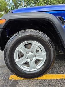 2019 Jeep Wrangler Sport   - Photo 28 - Downers Grove, IL 60515