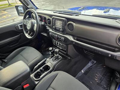 2019 Jeep Wrangler Sport   - Photo 12 - Downers Grove, IL 60515
