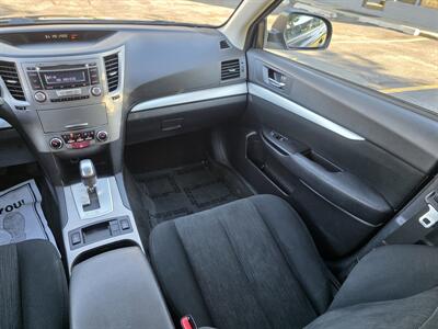 2013 Subaru Outback 2.5i Premium - Photo 18 - Downers Grove, IL 60515