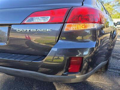 2013 Subaru Outback 2.5i Premium - Photo 27 - Downers Grove, IL 60515