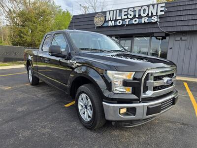 2016 Ford F-150 XLT   - Photo 2 - Downers Grove, IL 60515