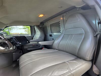 2019 Chevrolet Express 3500 - Photo 11 - Downers Grove, IL 60515