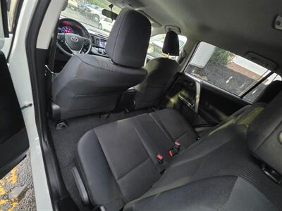 2016 Toyota RAV4 LE - Photo 12 - Downers Grove, IL 60515