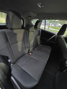 2016 Toyota RAV4 LE - Photo 15 - Downers Grove, IL 60515