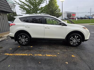 2016 Toyota RAV4 LE - Photo 5 - Downers Grove, IL 60515