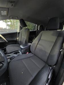 2016 Toyota RAV4 LE - Photo 11 - Downers Grove, IL 60515