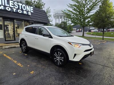2016 Toyota RAV4 LE - Photo 4 - Downers Grove, IL 60515