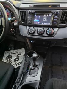 2016 Toyota RAV4 LE - Photo 18 - Downers Grove, IL 60515