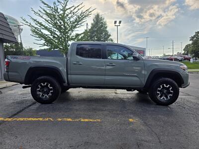 2022 Toyota Tacoma SR V6 - Photo 5 - Downers Grove, IL 60515
