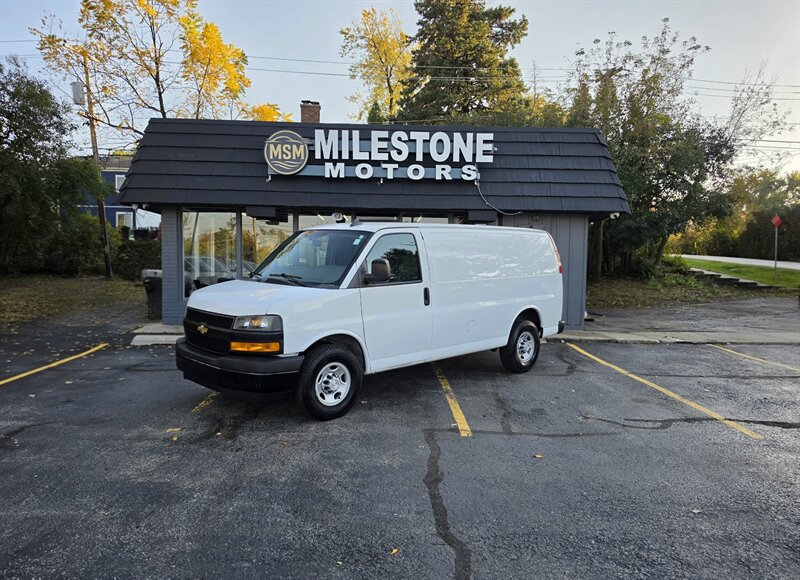 2020 Chevrolet Express 2500   - Photo 1 - Downers Grove, IL 60515