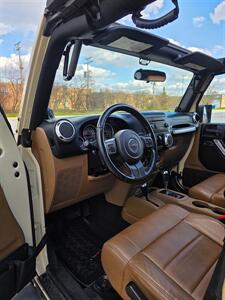 2012 Jeep Wrangler Unlimited Sahara   - Photo 21 - Downers Grove, IL 60515