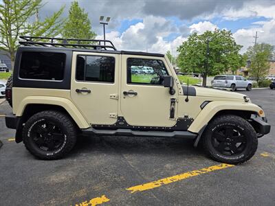 2012 Jeep Wrangler Unlimited Sahara   - Photo 2 - Downers Grove, IL 60515