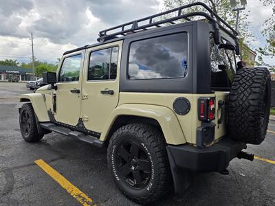 2012 Jeep Wrangler Unlimited Sahara   - Photo 16 - Downers Grove, IL 60515
