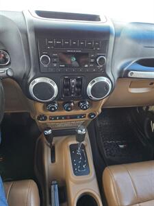 2012 Jeep Wrangler Unlimited Sahara   - Photo 28 - Downers Grove, IL 60515