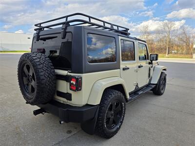 2012 Jeep Wrangler Unlimited Sahara   - Photo 17 - Downers Grove, IL 60515