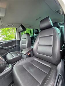 2014 Volkswagen Tiguan S 4Motion - Photo 11 - Downers Grove, IL 60515