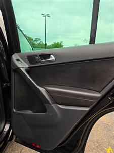 2014 Volkswagen Tiguan S 4Motion - Photo 29 - Downers Grove, IL 60515