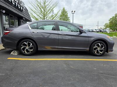 2017 Honda Accord LX   - Photo 11 - Downers Grove, IL 60515