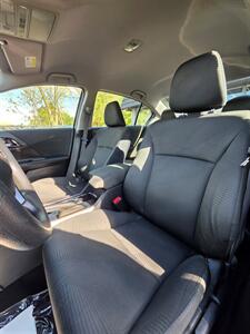 2017 Honda Accord LX   - Photo 17 - Downers Grove, IL 60515