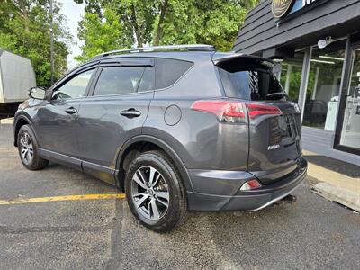 2017 Toyota RAV4 XLE - Photo 7 - Downers Grove, IL 60515