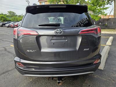 2017 Toyota RAV4 XLE - Photo 6 - Downers Grove, IL 60515