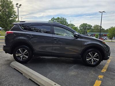 2017 Toyota RAV4 XLE - Photo 4 - Downers Grove, IL 60515