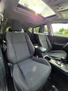 2017 Toyota RAV4 XLE - Photo 19 - Downers Grove, IL 60515