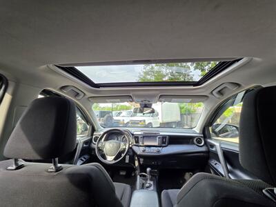 2017 Toyota RAV4 XLE - Photo 15 - Downers Grove, IL 60515