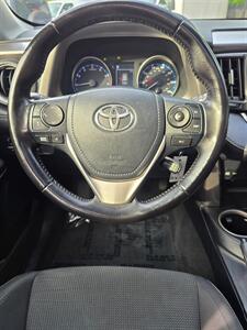 2017 Toyota RAV4 XLE - Photo 20 - Downers Grove, IL 60515
