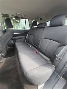 2011 Subaru Outback 2.5i Premium - Photo 11 - Downers Grove, IL 60515