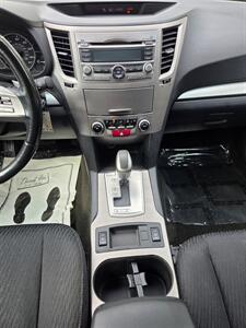 2011 Subaru Outback 2.5i Premium - Photo 18 - Downers Grove, IL 60515