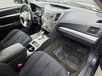 2011 Subaru Outback 2.5i Premium - Photo 14 - Downers Grove, IL 60515