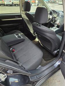 2011 Subaru Outback 2.5i Premium - Photo 12 - Downers Grove, IL 60515
