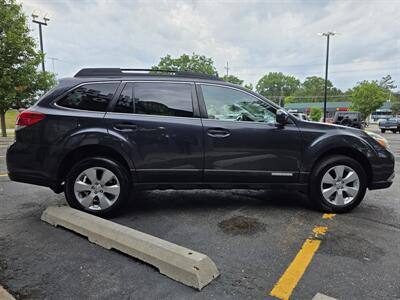 2011 Subaru Outback 2.5i Premium - Photo 4 - Downers Grove, IL 60515