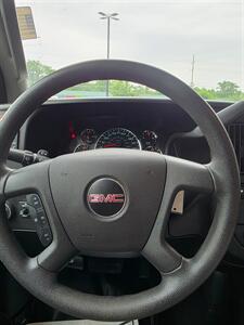 2017 GMC Savana 3500   - Photo 17 - Downers Grove, IL 60515