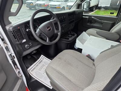 2017 GMC Savana 3500   - Photo 10 - Downers Grove, IL 60515