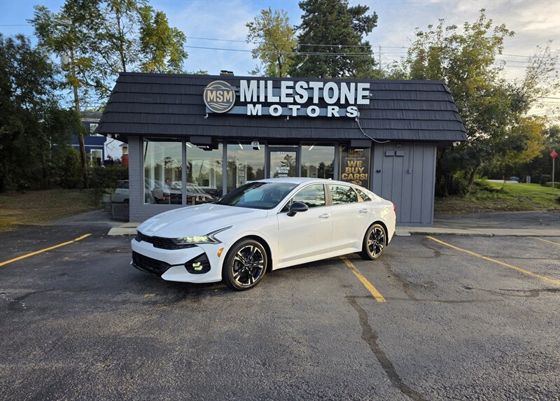 2022 Kia K5 GT-Line   - Photo 1 - Downers Grove, IL 60515