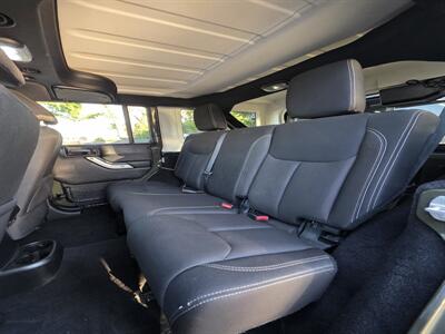 2015 Jeep Wrangler Unlimited Sahara - Photo 10 - Downers Grove, IL 60515
