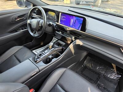 2025 Toyota Crown Signia XLE   - Photo 13 - Downers Grove, IL 60515