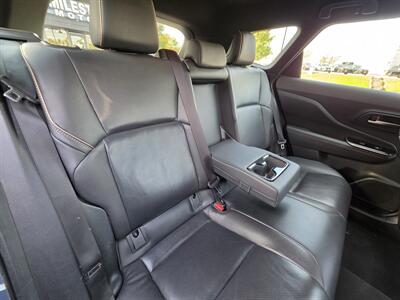 2025 Toyota Crown Signia XLE   - Photo 12 - Downers Grove, IL 60515