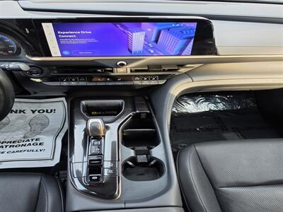2025 Toyota Crown Signia XLE   - Photo 19 - Downers Grove, IL 60515