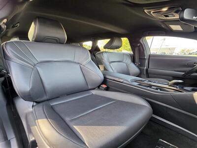 2025 Toyota Crown Signia XLE   - Photo 14 - Downers Grove, IL 60515