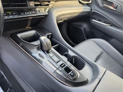 2025 Toyota Crown Signia XLE   - Photo 29 - Downers Grove, IL 60515