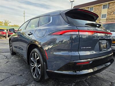 2025 Toyota Crown Signia XLE   - Photo 6 - Downers Grove, IL 60515