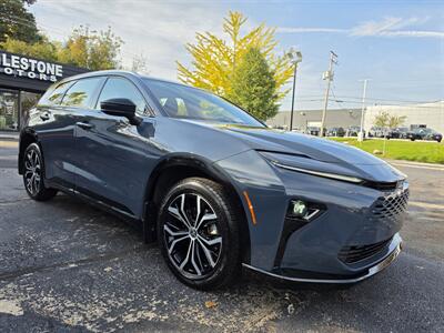 2025 Toyota Crown Signia XLE   - Photo 4 - Downers Grove, IL 60515
