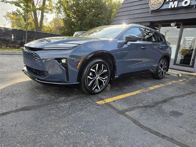 2025 Toyota Crown Signia XLE   - Photo 2 - Downers Grove, IL 60515