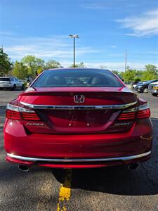 2016 Honda Accord Sport   - Photo 16 - Downers Grove, IL 60515