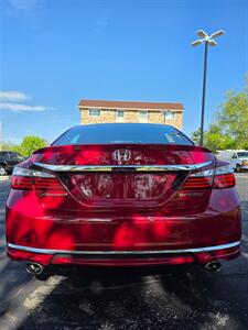 2016 Honda Accord Sport   - Photo 6 - Downers Grove, IL 60515