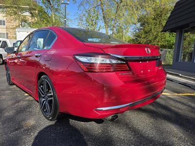 2016 Honda Accord Sport   - Photo 10 - Downers Grove, IL 60515
