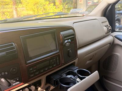 2006 Ford F-350 Super Duty Lariat Lariat 4dr Crew Cab   - Photo 12 - Santa Clara, CA 95051